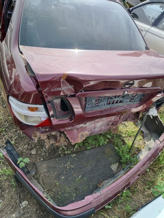 Nissan Almera N16 2003 год запчасти