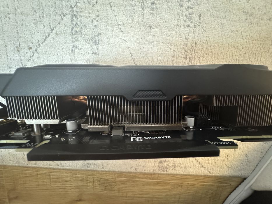 Видеокарта Gigabyte RTX 4070 12gb