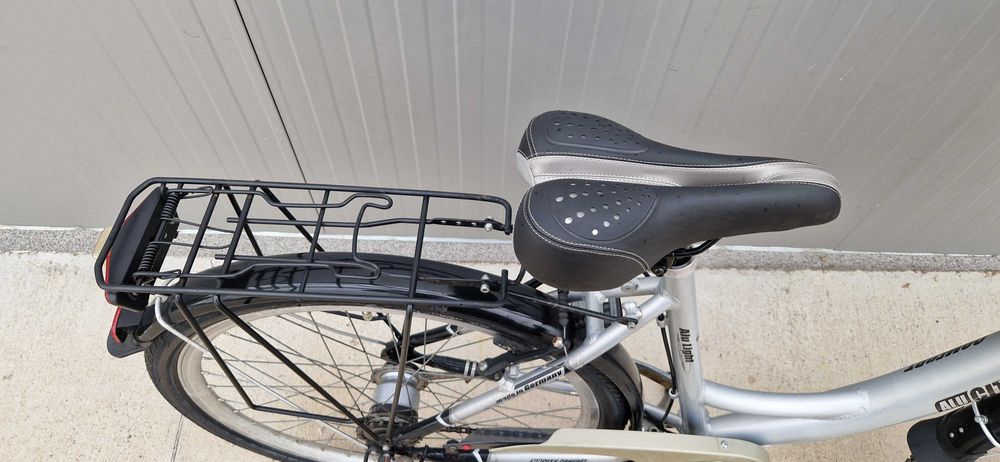 Дамски алуминиев велосипед COMFORT колело с кошница 28'