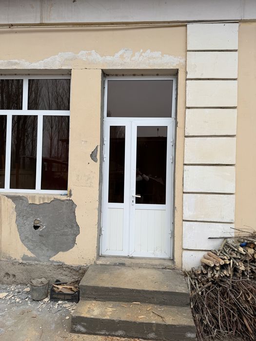 Deraza rom, eshik akfa