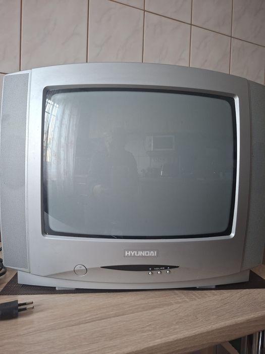 Televizor  Hyundai - 37 cm. diagonala