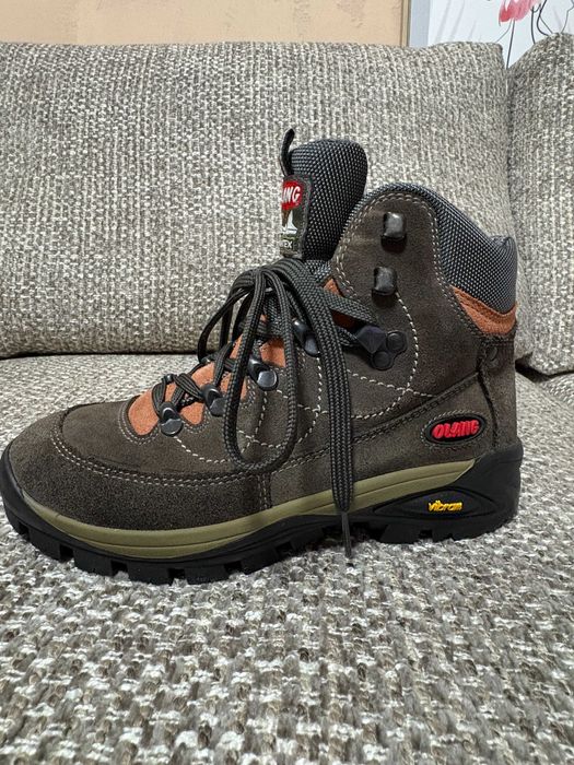 Продавам туристически обувки Olang, размер EU 37 / UK 4.