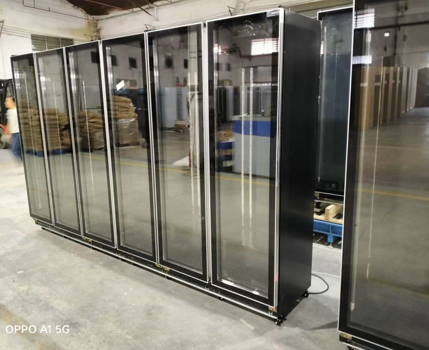 Vitrina frigorifica verticala cu 6 usi pentru bauturi si alimente 3,2m