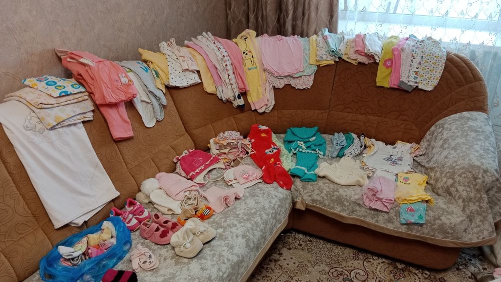 Продам детские вещи на девочку.