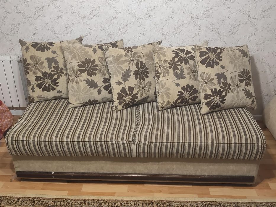 Продам диван большой