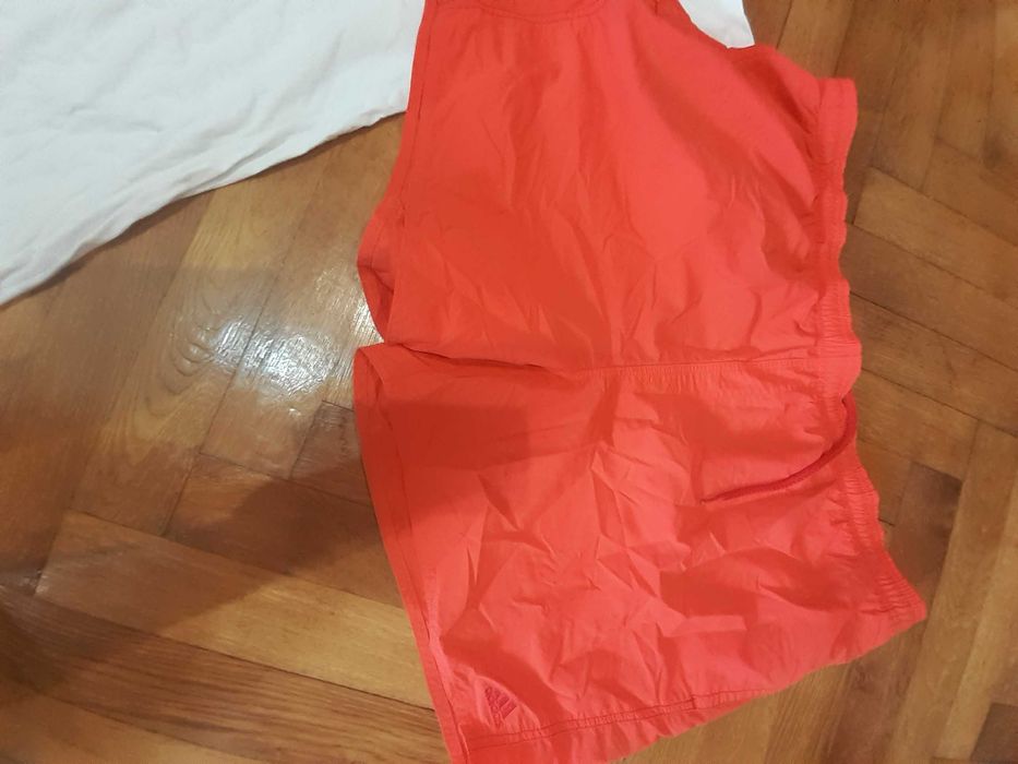 Pantaloni scurți și triccou mărime XXXL