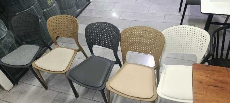 Стол и стулья от производителя по  вашему заказу.