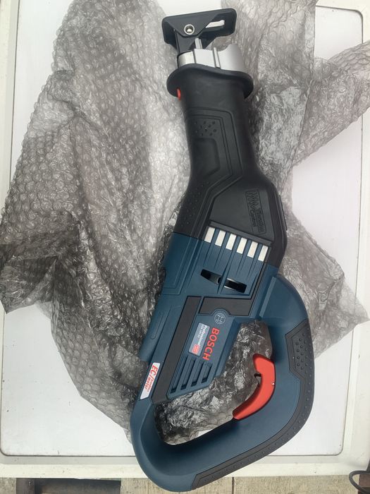 Bosch GSA 18V-32 /безчетков саблен трион/