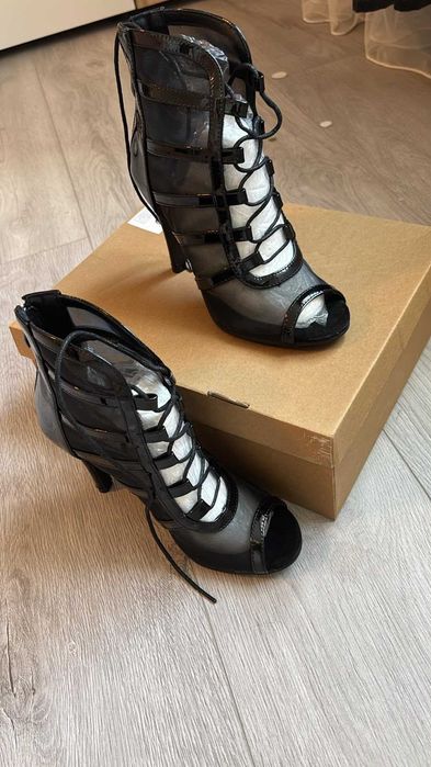 Pantofi cu toc - Marimea 36