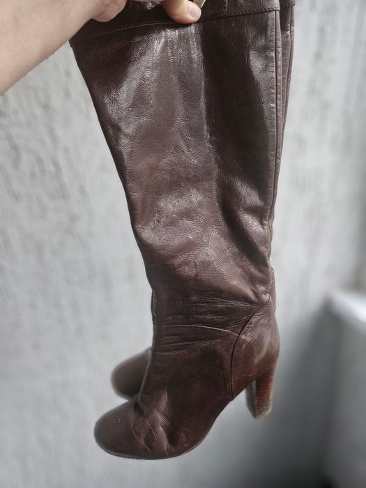 Отдам обувь . В хорошем состоянии