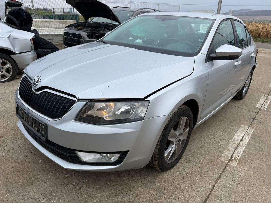 Dezmembrez / Dezmembrari / Piese / Accesorii Skoda octavia 3 2014 berlina 1.6 tdi CLHA gri volan stanga