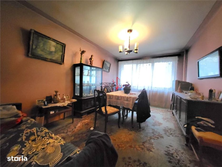 La 2 Pasi De Metrou   Apartament 3 Camere  Etaj 1