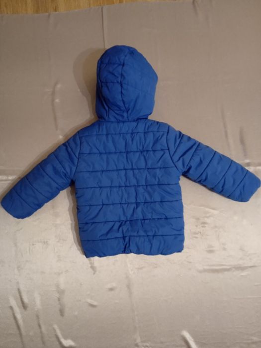 Куртка детская,хорошая-б/у.