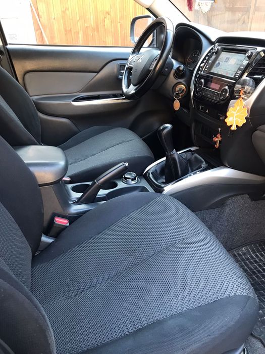 Vând Mitsubishi L200