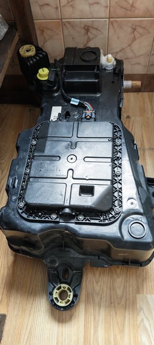Peugeot Partner teepe 1.6 bluehdi 120hp - Резервоар за AdBlue