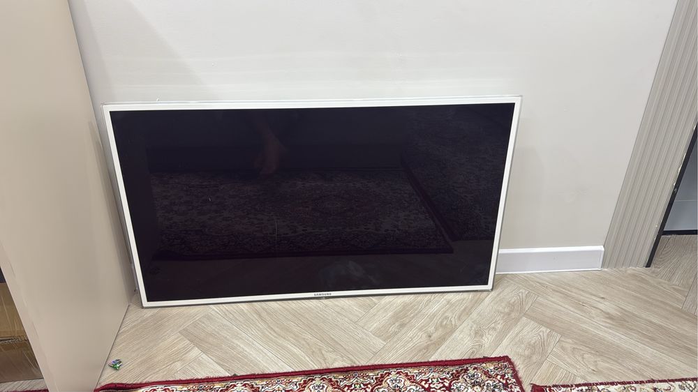 Продается телевизор Samsung SMART TV