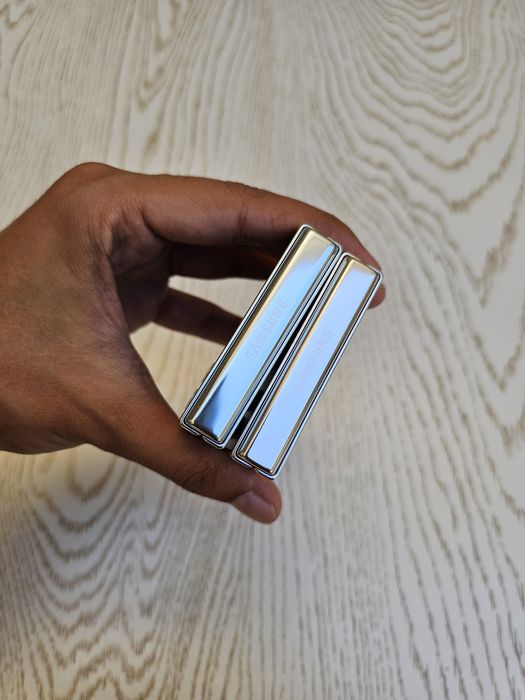 Samsung Galaxy Z Flip 5. Ishlashi zo'r. Joyi 256/512 GB. IMEKA o'tkan