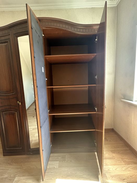 Продам спальный гарнитур