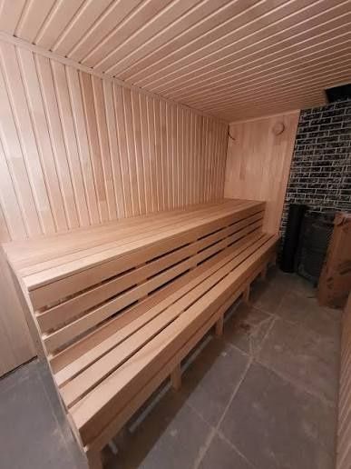 Обшивка бани вогонкой.