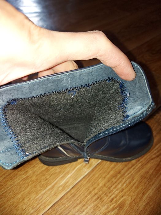 Продам осенние  сапоги на девочку