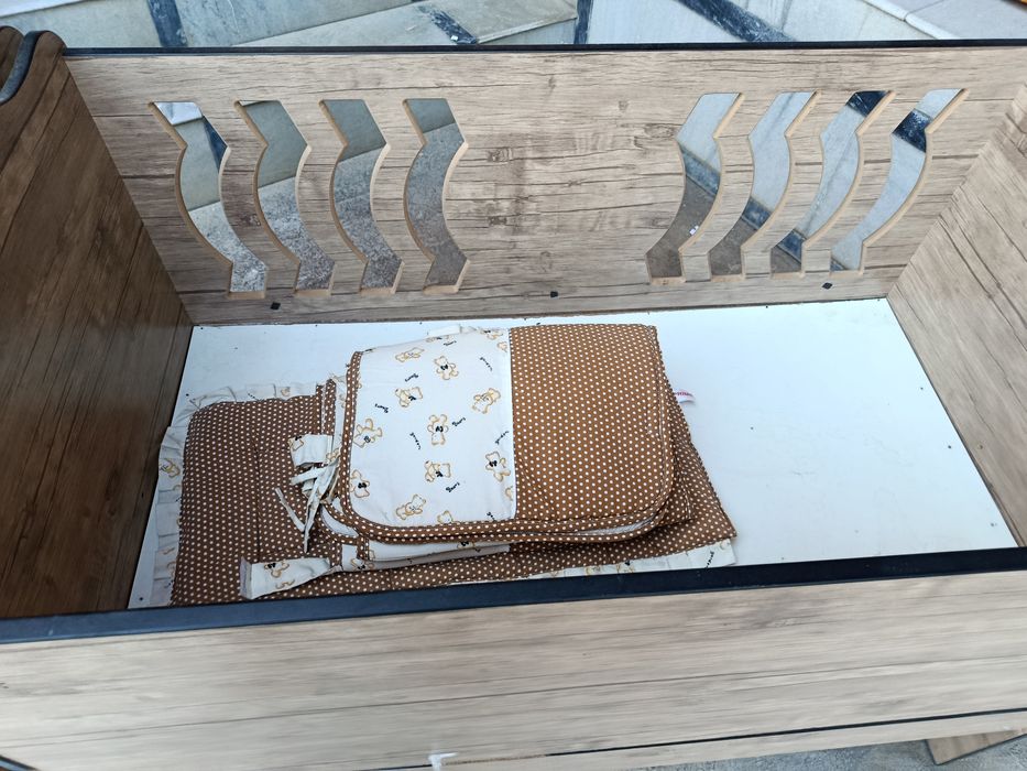 Болалар кровати холати яхши ишлатган