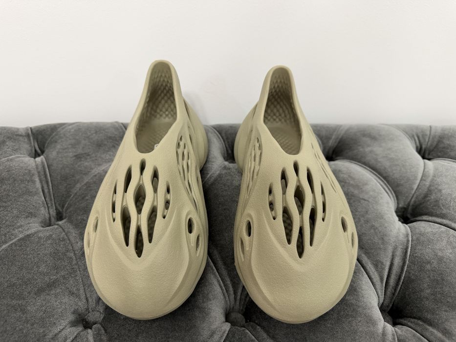 Yeezy foam runner stone salt
