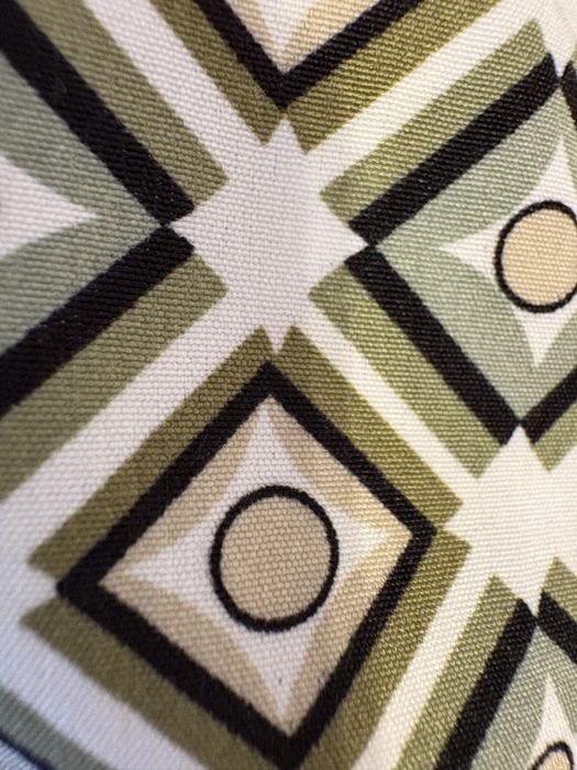 Pantaloni cu imprimeu geometric – marime M L