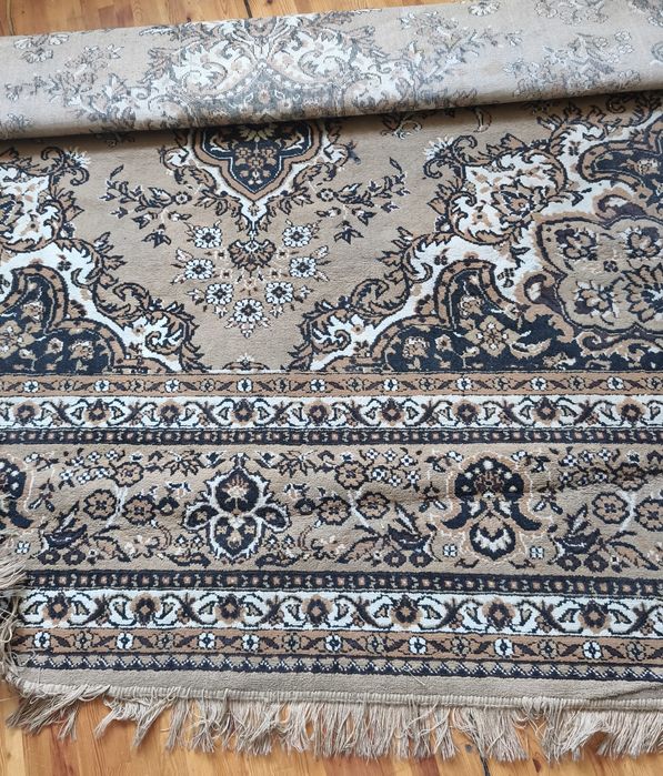 Палас в отличном состоянии