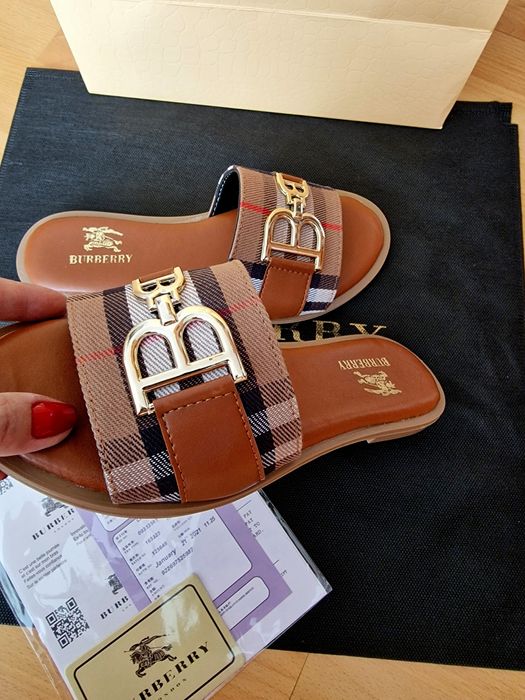 Papuci Burbbery,model nou,diverse mărimi