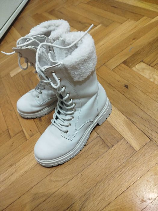 Боти 33 номер момиче