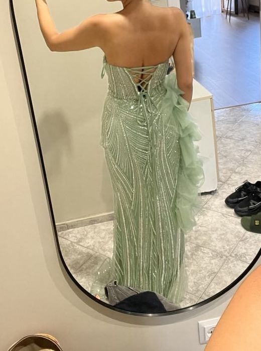 Официална рокля