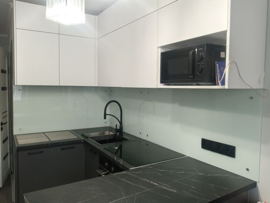 Зеркала, стекла, багетные рамки