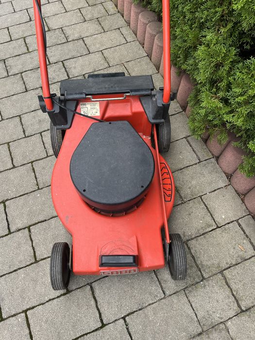 Vand masina de tuns iarba