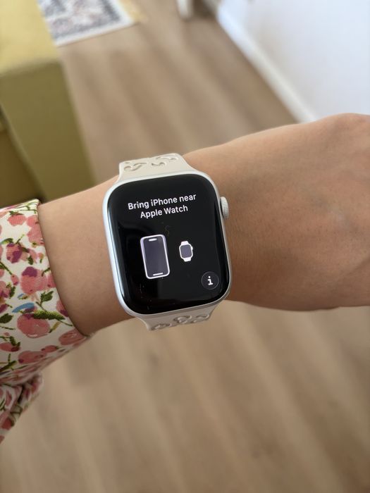Продается Apple watch series 8