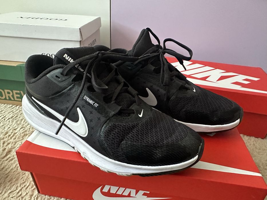 Дамски маратонки Nike