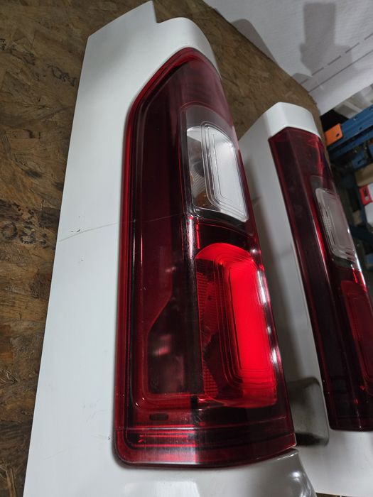 Lampa stop renault trafic an 2015 pret bucata