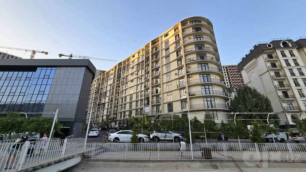 Продаётся 4 комнатная 130м2 ЖК Solaris