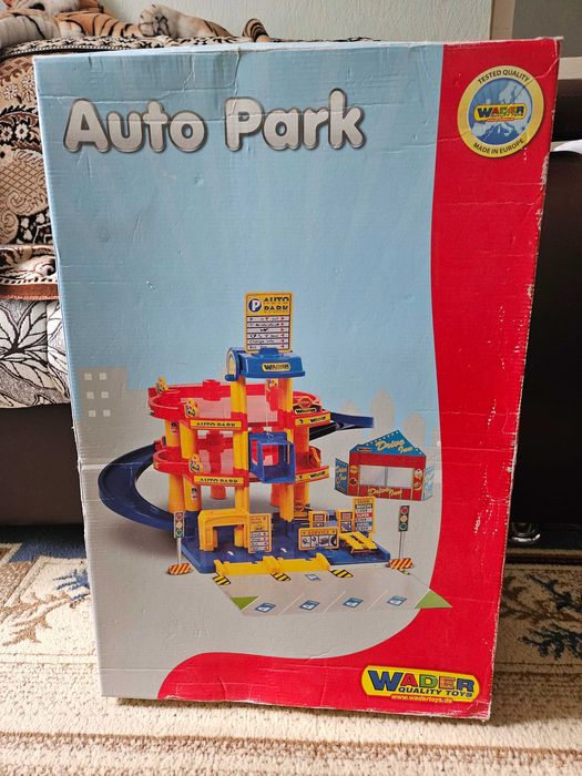 Паркинг (игрушка для мальчиков)