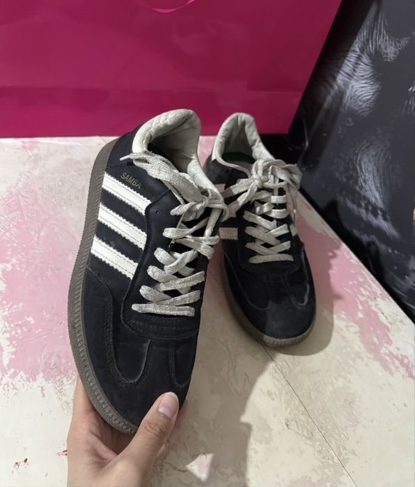 женские кроссовки