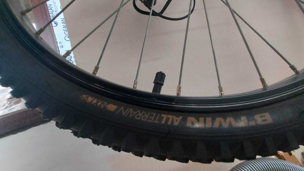 Bicicleta B-Twin Rockrider 500 8-12 ani