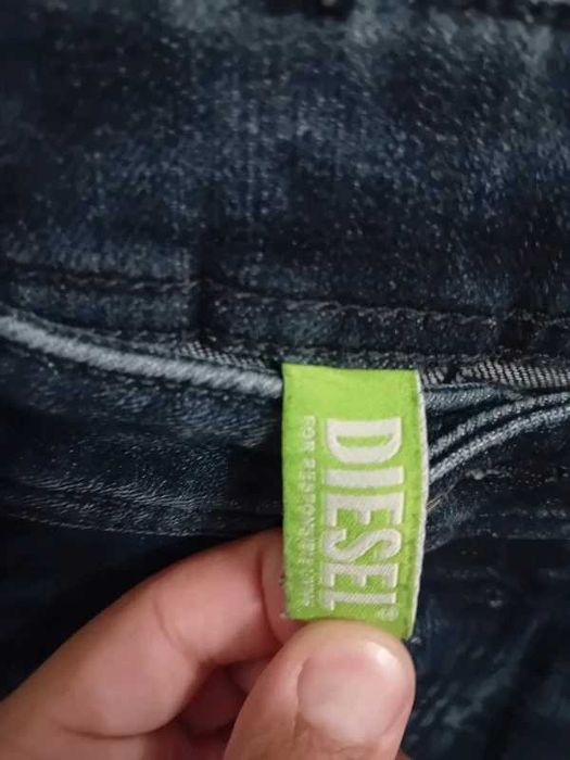 Blugi Diesel Sleenker W30 L31, albastru închis, stare foarte bună