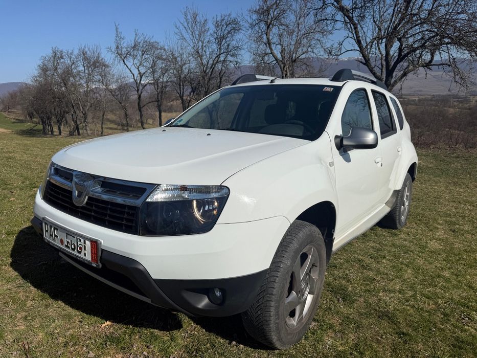 Vând Dacia Duster 1.6 benzină. Nr Zoll valabile 30 zile. RAR efectuat