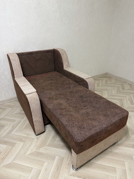 Продам Диван с креслом