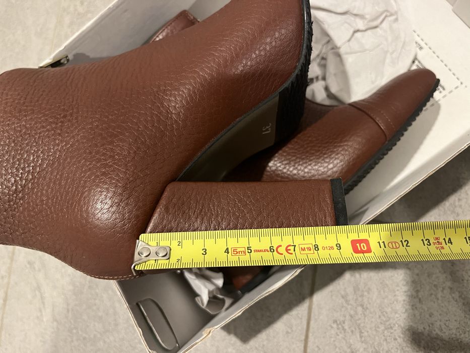 Ghete piele Ana Parvan nr 37 noi