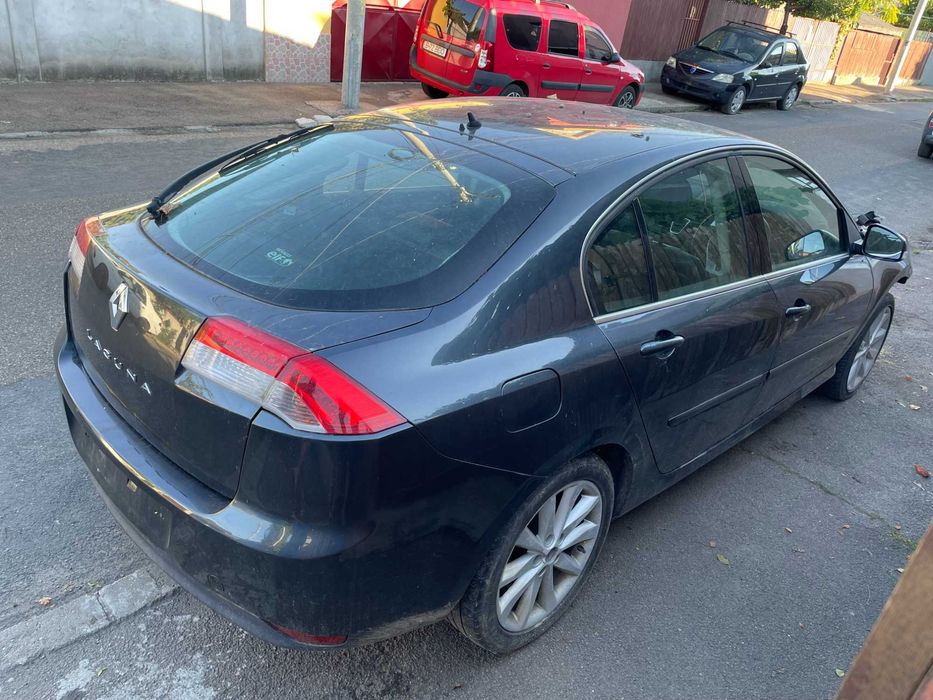 Dezmembrez Renault Laguna 3 2.0dci 150cp 2007-2014