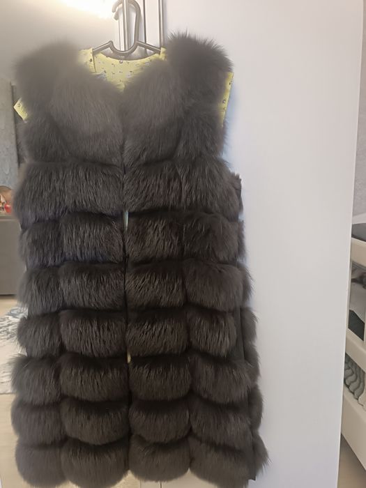 Продам жилетку натуральная писец .