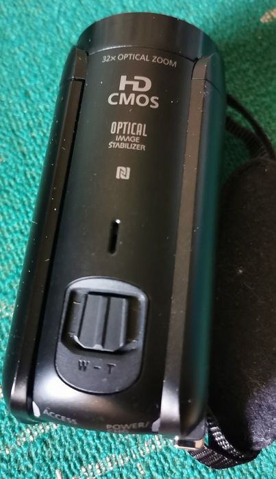 Видеокамера CANON Legria HFr 87