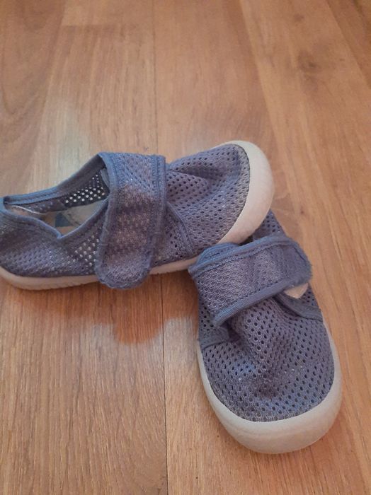 Пантофи за момче