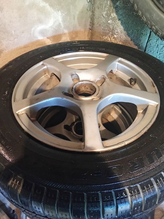 Срочно продам резину с титановыми дисками в комплекте