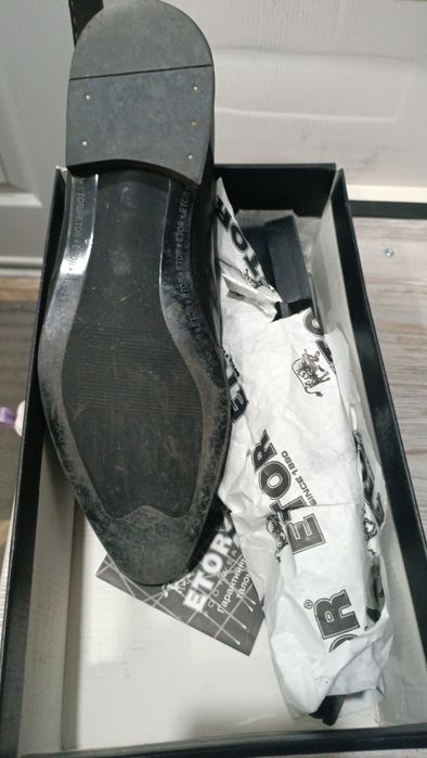 Мужские туфли узкие носы